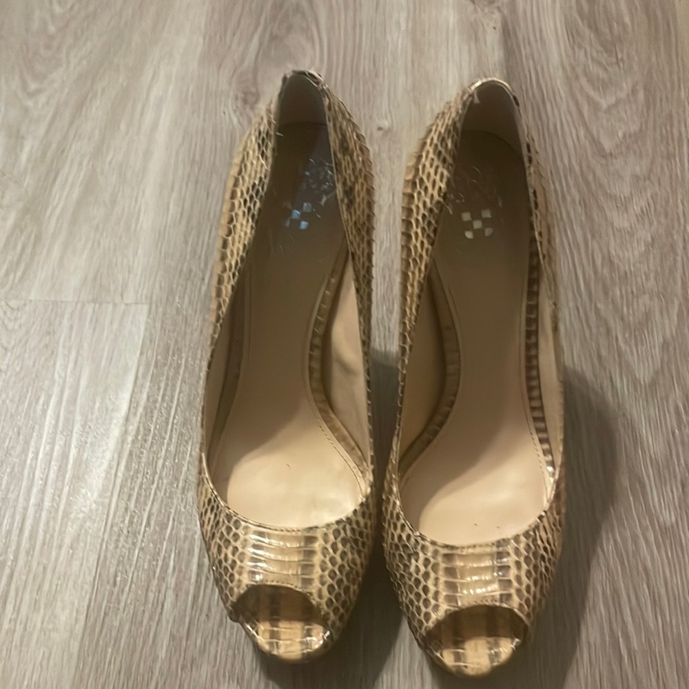 Vince Camuto snakeprint 4 inch heels